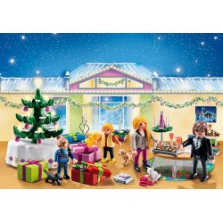 Calendario de Adviento “Habitación de Navidad con Árbol iluminado'