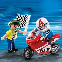 Niños con moto de carreras